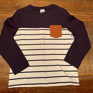 Long sleeve shirt size 6-7